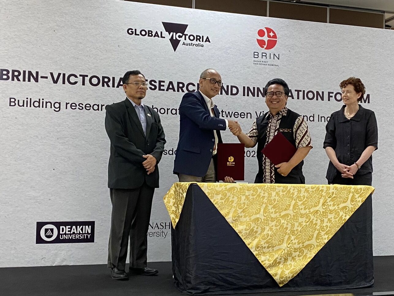 Pictured from L/R: Dr. Haznan Abimanyu, Dip.Ing, Head RO for Energy & Manufacture, BRIN; Dr Edy Giri Rachman Putra, Deputy for Research and Innovation Human Resources, BRIN; Prof. Vedi Hadiz, Assistant Deputy Vice-Chancellor International, The University of Melbourne; Dr. Amanda Caples, Victoria's Lead Scientist