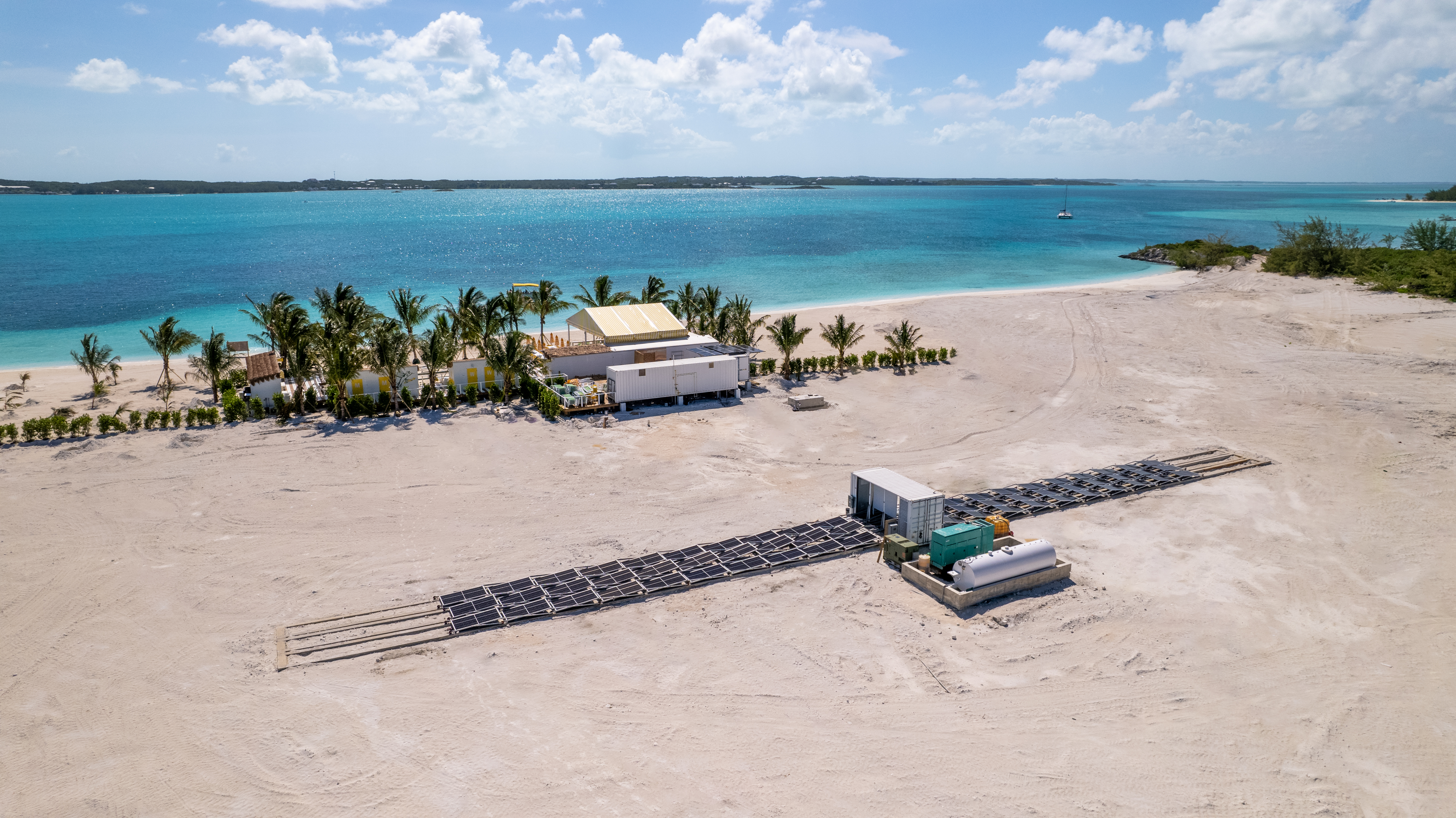 Their commercial chillers, freezers, and ice-makers give customers the reassurance of an uninterrupted and reliable power supply, perfect for critical cold chain logistics like product preservation, transportation and storage