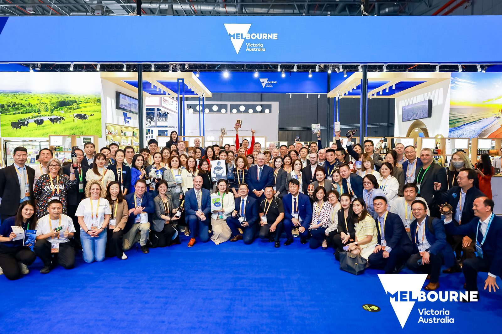 Minister Pallas meets Victorian businesses exhibiting at the Victorian Pavilion at CIIE in November 2023 in Shanghai.