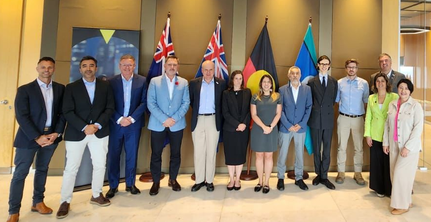 Representatives from the the AusCham delegation, rep from Black Stump Technologies, Wave Swell Energy, AusIMM and Consul General Nasly Bernal (for Chile in Melbourne)