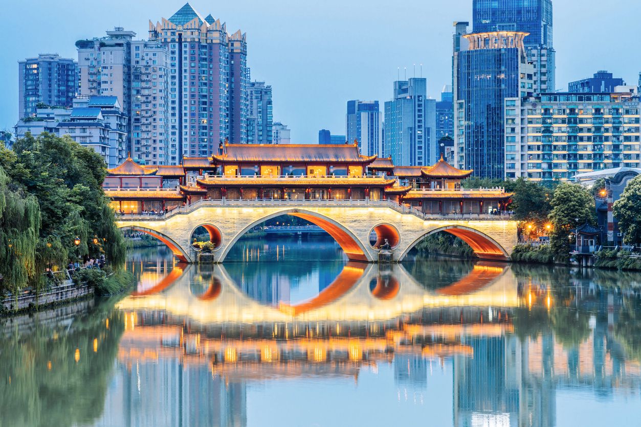 Night scenery of Anshun Bridge in Chengdu, Sichuan, China